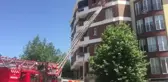 Son dakika haber... Apartman dairesinde çıkan yangında 8 kişi dumandan etkilendi