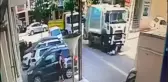 ESENYURT'TA ANNE VE OĞLU ÇÖP KAMYONUNUN ALTINDA KALDI