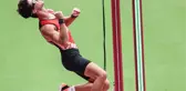 Milli atlet Ersu Şaşma, Tokyo Olimpiyatları'nda sırıkla atlamada finale kalan ilk Türk atlet oldu