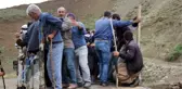 Yüksekova'da etkili olan sağanak, yayladaki koyun sürüsüne büyük zarar verdi