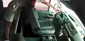 MİNİBÜSÜN ARKA KOLTUĞUNDA SAKLANDI, ŞOFÖR İNİNCE PARALARI ÇALDI