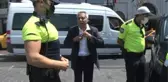 TURİSTLERİN ŞİKAYET ETTİĞİ TAKSİCİYE BİN 110 LİRA CEZA KESİLDİ; ARAÇ DA BAĞLANDI