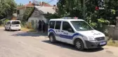 Evinin çalan kapısını açtı, silahla vuruldu