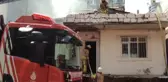 KADIKÖY'DEKİ YANGINDAN EŞİNİ SON ANDA KURTARDI