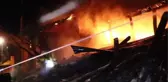Samanlık, ahır ve traktör römorku yandı