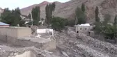 AK Parti'li Leyla Şahin Usta, selden etkilenen mahallede incelemelerde bulundu