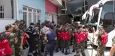 Azerbaycanlı gardaşlar kazma-kürekle yangından yangına koşuyor