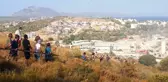 Yangını duyan koştu, metrelerce uzunluğunda insan zinciri oluştu
