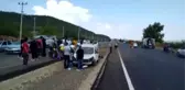 GAZİANTEP - Kontrolden çıkan araç orta refüje devrildi: 4 yaralı
