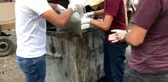 Çöp konteynerinden 28 kilogram uyuşturucu çıktı