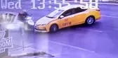 Kırmızı ışıkta geçen ticari taksi, motosikletli ile böyle çarpıştı: 1 yaralı