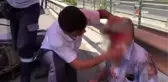 Motosikletliye çarpan şahıs yaralıya ilk müdahaleyi yaptı, başından ayrılmadı