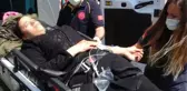 Boşanma aşamasındaki koca, yolunu kestiği karısının kafasını taşla ezdi