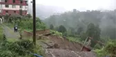 Çayeli'nde şiddetli yağışın ardından 3 katlı bina kayarak yan yattı