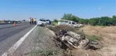 Son dakika haberi: Otomobil su kanalına devrildi: 2 ölü, 2 yaralı