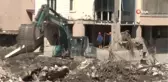 Remzi amca elindeki Türk bayrağı ile canını kurtarmaya çalıştı