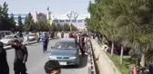 Taliban güçleri, Kabil Uluslararası Havalimanı'na girmeye çalışanları engelliyor