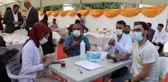 VAN'DA SAĞLIK EKİPLERİ, DÜĞÜNE GELEN DAVETLİLERE AŞI YAPTI