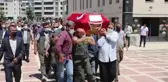Son dakika haberi | Yangın söndürme uçağının düşmesi sonucu hayatını kaybeden pilot Serkan Mirzaoğlu son yolculuğuna uğurlandı (2)