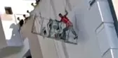 MAKARA ARIZALANINCA 12'NCİ KATTA MAHSUR KALAN BOYACI KARDEŞLER KURTARILDI
