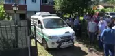 Şekerleri ve elbisesiyle uğurlandı.