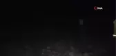 Yangına müdahale eden itfaiye aracı çukura düştü... 4 farklı noktada çıkan yangını söndürmek için canlarını hiçe saydılar