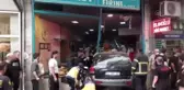 Kontrolden çıkan otomobil fırına çarptı: 2 yaralı