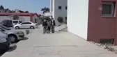 Sokaktaki mazgalı sökerken yakalanan iki şüpheli tutuklandı