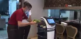 Kadıköy'de kebapçıda robot garson ile servis dönemi