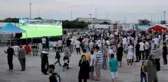 Kapıkule'de çıkış için sıra bekleyen gurbetçiler, dev ekrandan maç izledi