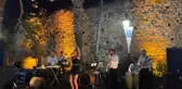 Kuşadası'nın turistik çarşıları konserlerle şenleniyor