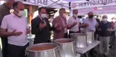Pazar yerinde vatandaşlara aşure ikram edildi