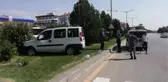 KALDIRIMA ÇARPAN ARAÇ YAN DEVRİLDİ 1 ÖLÜ, 1 YARALI
