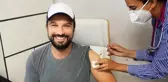 Kuşkularını gideren Tarkan, aylar sonra ilk koronavirüs aşısını yaptırdı