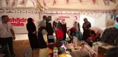 İsveç'ten gelen gönüllü kuaförler, İdlibli yetim kız çocuklarının saçlarını ördü