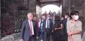 CHP Sözcüsü Öztrak, esnafı ziyaret etti