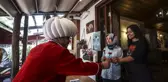 Zabıtadan nostaljik kıyafetlerle 