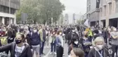 Almanya'da binlerce kişi sosyal adaletsizlik ve ırkçılığı protesto etti