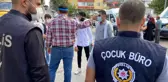Esenyurt'ta polisler okulun ilk gününde öğrencileri yalnız bırakmadı