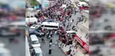 SULTANGAZİ'DE SERVİS ARACI OKUL ÖNÜNDE BEKLEYEN ÖĞRENCİ VE VELİLERE ÇARPTI 4 YARALI