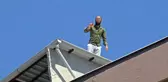 Son dakika! Temaslı adam çatıda polise 7 saat ecel terleri döktürdü