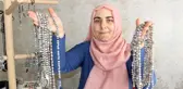 'Gözyaşı Otu' tanelerini sanata dönüştürüyor