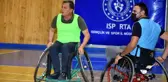 Isparta'da İl Müdürü farkındalık için tekerlekli sandalye takımıyla maç yaptı
