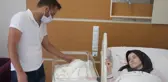 Kovid-19 tedavileri sırasında bebekleri dünyaya gelen çift, aşıyı ertelemenin pişmanlığını yaşıyor
