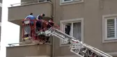 Eşini bıçakla rehin alan koca tutuklandı