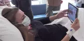 ESKİŞEHİR - Kovid-19 tedavisi gören anne, yeni doğan bebeğini tabletten izledi