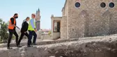 Tarihi kale projesinde adeta iğneyle kuyu kazıyorlar
