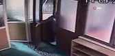 Son dakika gündem: Kadıköy'de tarihi cami kundaklandı, o anlar kameraya yansıdı