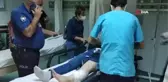 Son dakika haberleri... İşten çıkıp evine giden kadın sokak ortasındaki kavgada kazara vuruldu