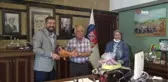 Meclis eski Başkanı Cemil Çiçek Sındırgı'yı ziyaret etti